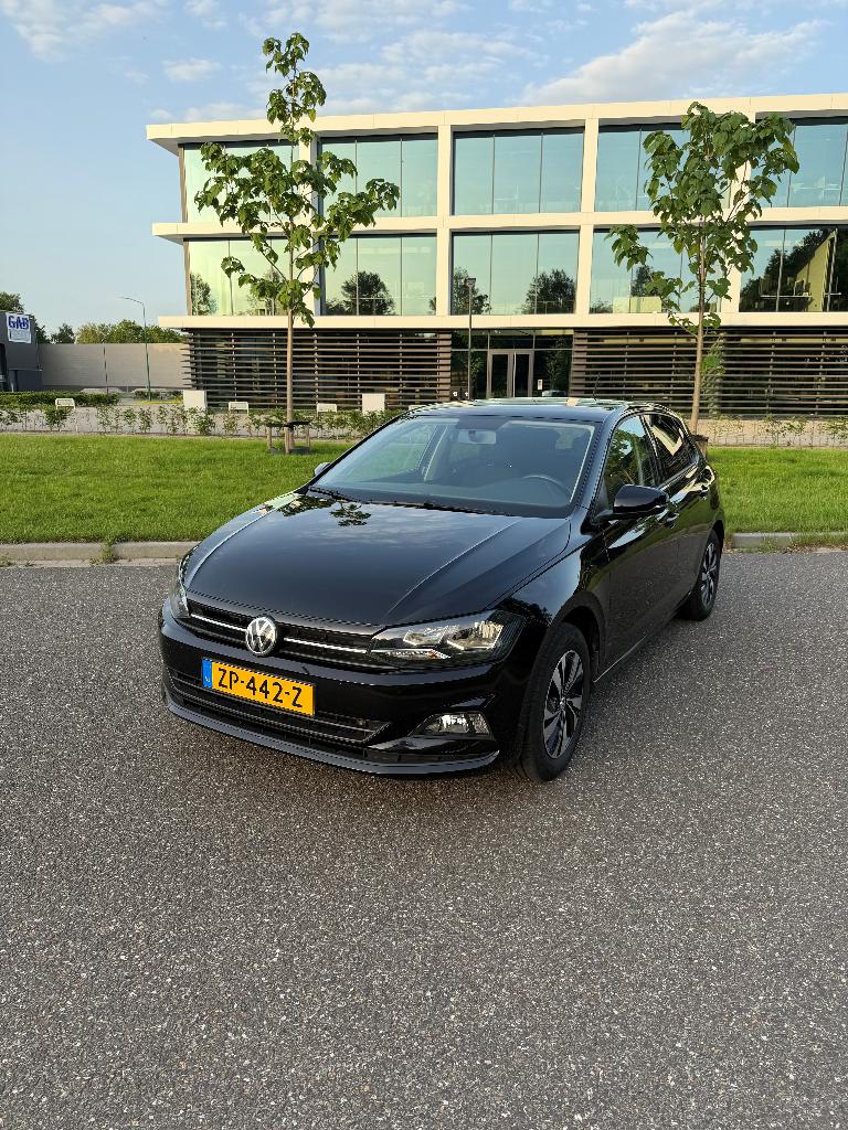 Dealer onderhouden Volkswagen Polo 1.0 TSI 95pk 2019 Zwart, Voorwielaandrijving, Stof, 40 €/maand, Zwart