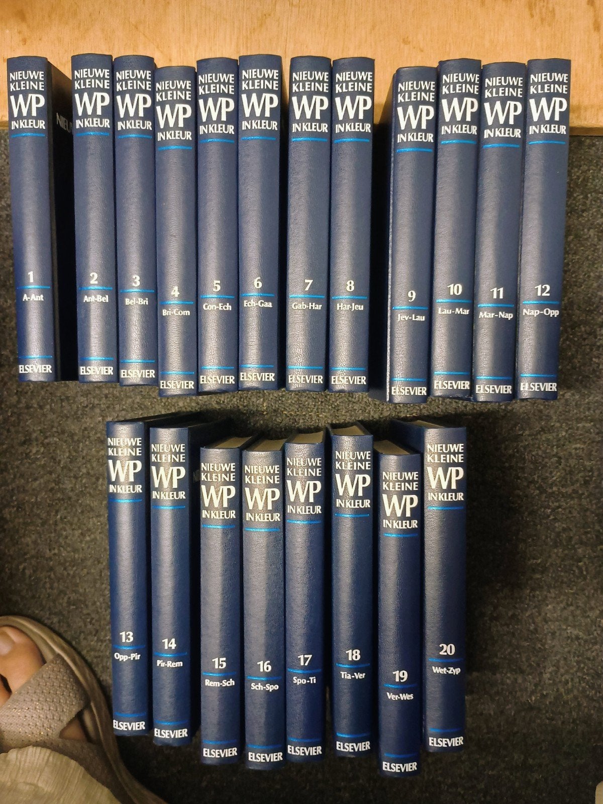 gratis ophale, Nieuwe Kleine WP in Kleur - Complete Encyclop, Boeken, Ophalen, Complete serie, Zo goed als nieuw, Algemeen