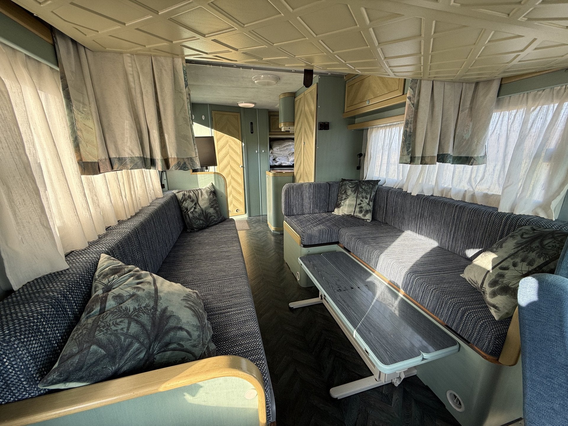 Iveco EUROYACHT Zonnepanelen / Fietsenrek / Dakrails / Luife, Caravans en Kamperen, Campers, Lange Vonder                                16
5741TT  BEEK EN DONK            , NL