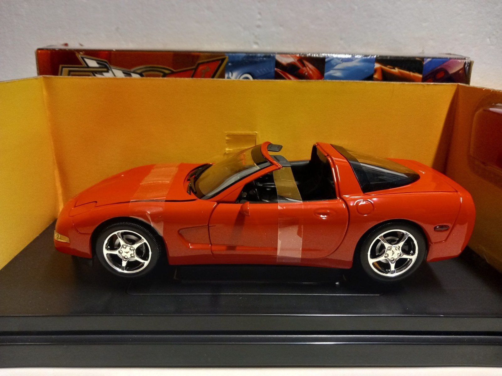 Chevrolet Corvette Targa rood 2003 ERTL metal 1:18 KRD, Hobby en Vrije tijd, Modelauto's | 1:18, Ophalen of Verzenden, Zo goed als nieuw
