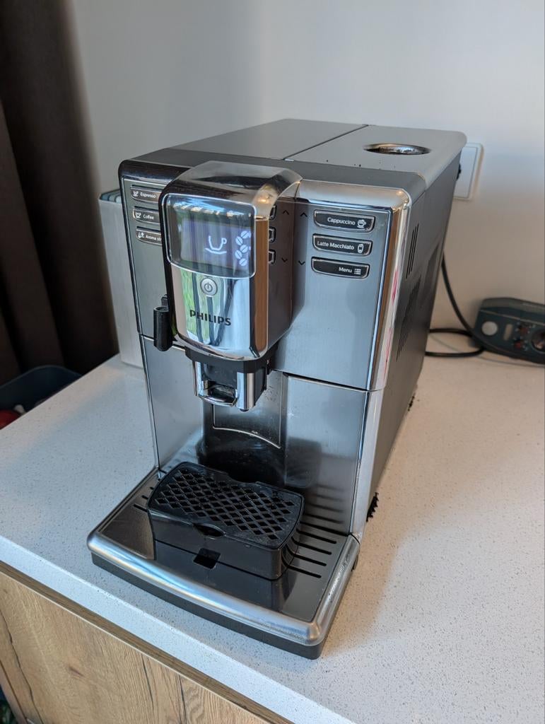 Defecte Philips 5400 Series LatteGo koffiemachine, Witgoed en Apparatuur, Koffiezetapparaten, Ophalen of Verzenden, Koffiemachine