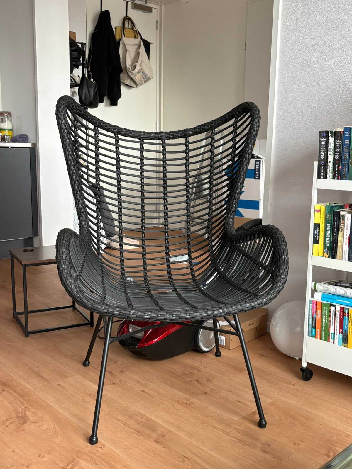 Grote zwarte loungestoel rotan, Ophalen, Gebruikt, Zwart, Kunststof
