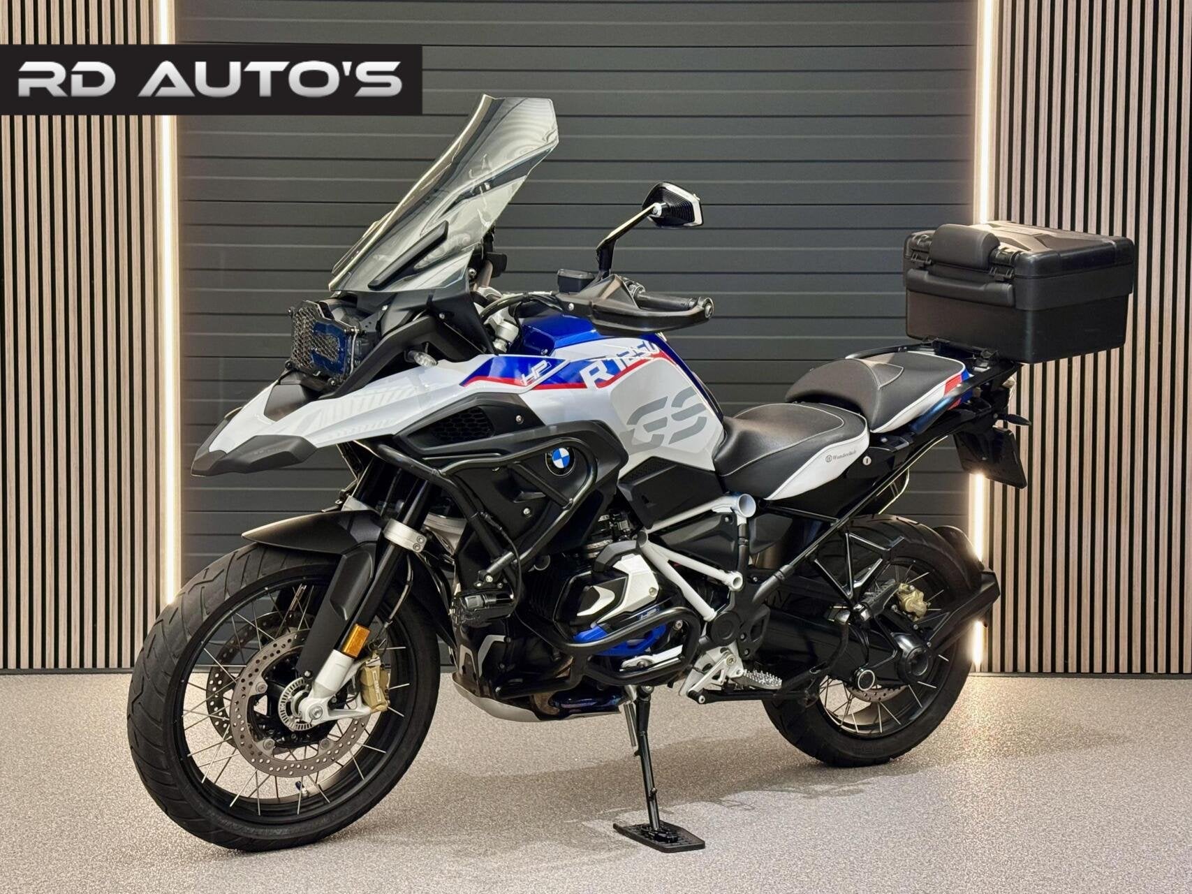 BMW R 1250 GS Style HP Akrapovic Dynamiek Rijmodi Pro, Motoren, Motoren | BMW, 1254 cc, Handvatverwarming, Meer dan 35 kW, Toermotor