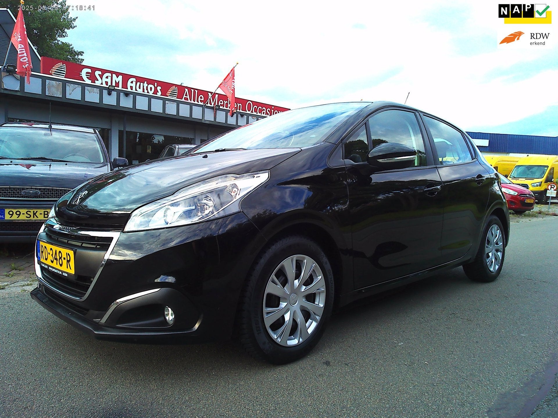 Peugeot 208 1.2 PureTech Blue Lion (NAVI+Airco), Voorwielaandrijving, Dealer onderhouden, Gebruikt, 1199 cc