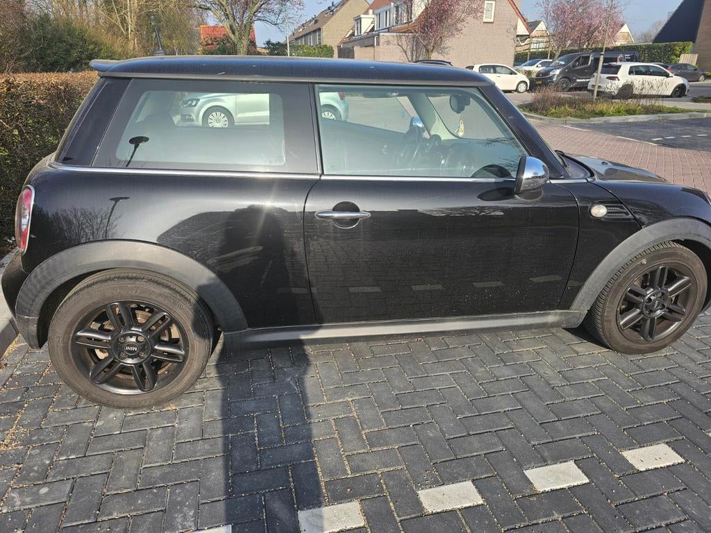 Mini 1.6 ONE 55KW 2013 Zwart, Auto's, Voorwielaandrijving, 74 pk, 4 cilinders, 4 stoelen