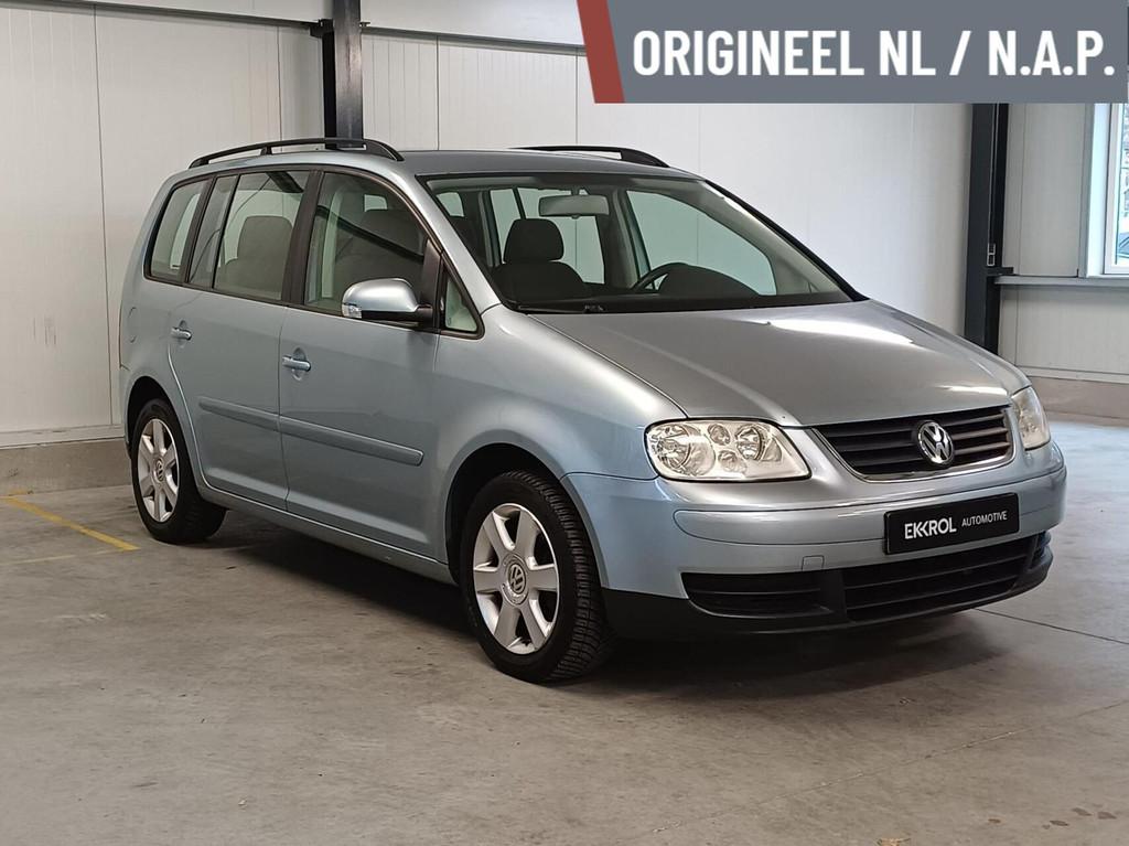 Volkswagen Touran 1.6-16V FSI Automaat (Org NL/Cruise/NAP), Auto's, Gebruikt, 4 cilinders, Met garantie (alle), Blauw