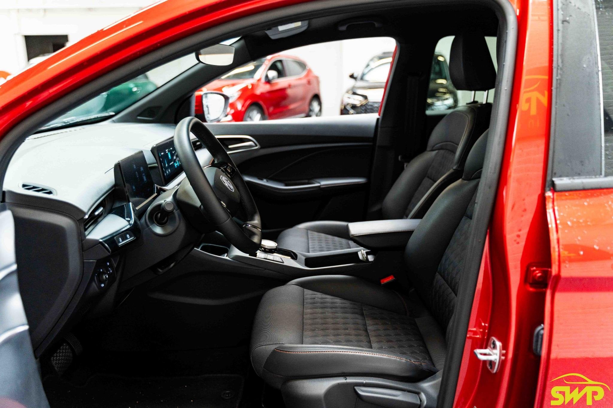 MG MG3 Hybrid+ 1.5 Hybrid+ Luxury | Navi | 360 camera | Half, Auto's, 194 pk, 4 cilinders, 2 kWh, Bedrijf