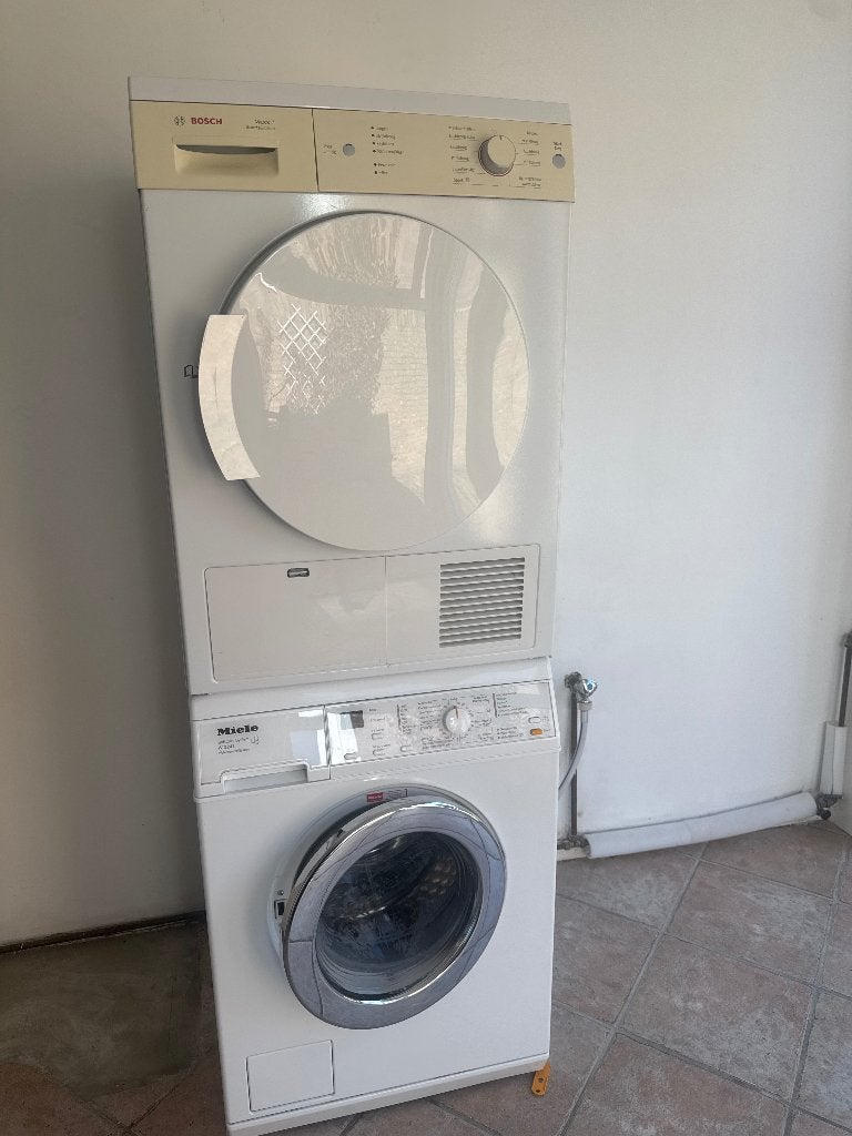 Miele Washing Machine + Bosch Dryer, Witgoed en Apparatuur, Ophalen, 1200 tot 1600 toeren, 4 tot 6 kg, Handwasprogramma