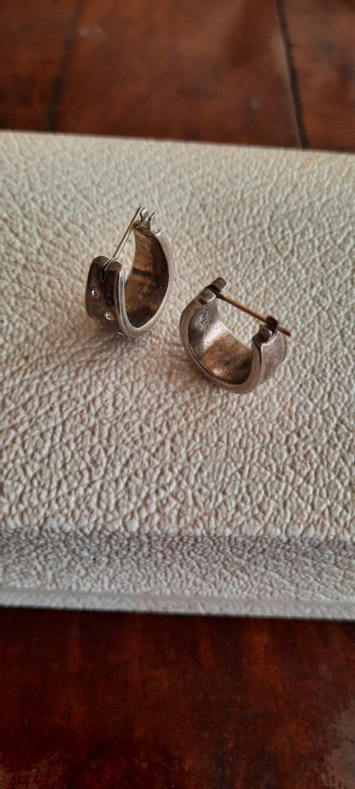 Vintage Monet oorbellen met 14 karaat gouden gouden stift, Overige materialen, Gebruikt, Ophalen of Verzenden, Knopjes of Stekers