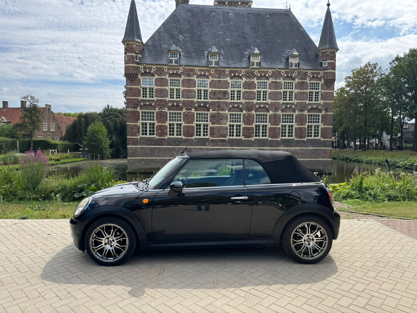 Mini Cabrio 1.6 120pk * Stoelverwarming * Half-leder * Airco, Zwart, 4 cilinders, Cabriolet, 4 stoelen