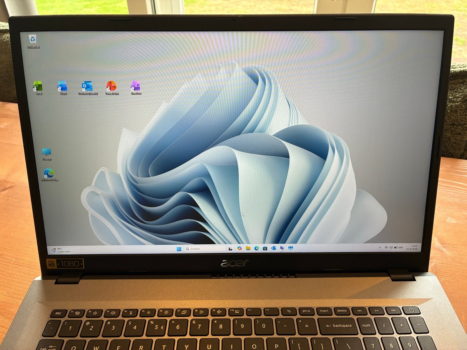 € 200! Aspire A317-55P 17" FHD i3-N305 8GB LPDDR5 240GB SSD!, 256 GB, Qwerty, Intel Core i3-n305, 8 GB