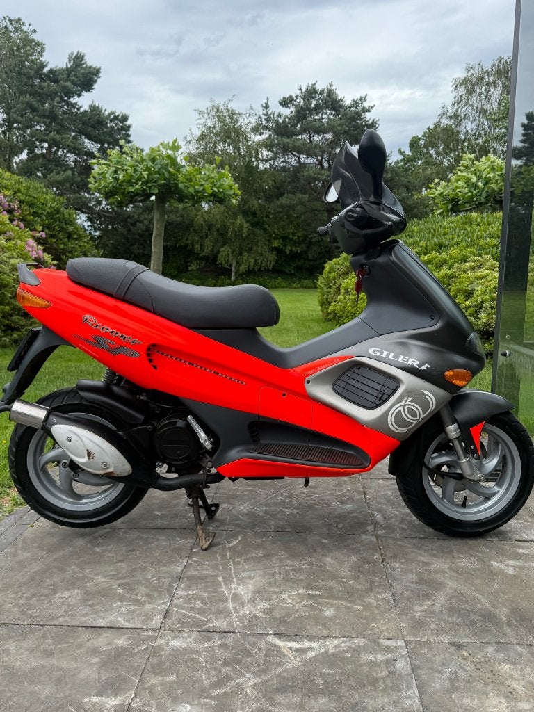 ⭐️Gilera runner sp Fluo Rosso NIEUWSTAAT Uniek⭐️, Fietsen en Brommers, Scooters | Piaggio, Niet ingevuld, Niet ingevuld, Niet ingevuld
