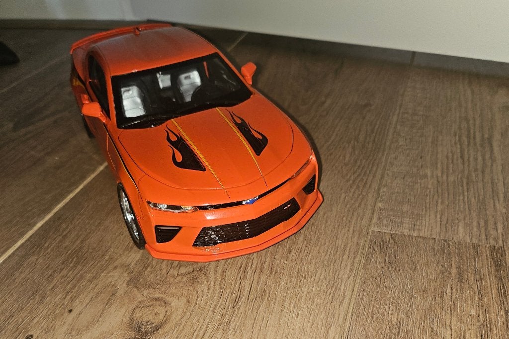 Chevrolet Camaro 1:18, Ophalen of Verzenden, Zo goed als nieuw, Auto, Overige merken