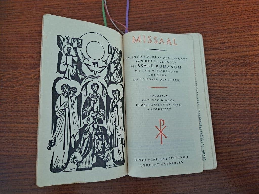 Missale Romanum 1957 – Het Spectrum – Latijn-Nederlands, Ophalen of Verzenden, Gelezen, Christendom | Katholiek