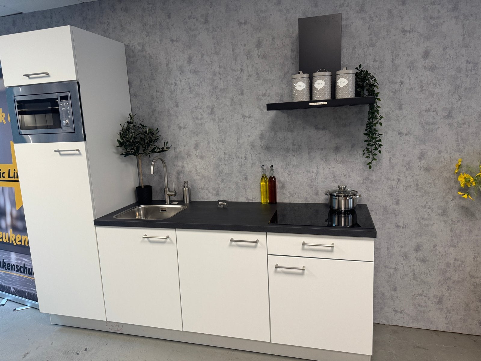Complete keuken 240 cm met 4 apparaten, Huis en Inrichting, Keuken | Complete keukens, Wit, Nieuw, Enkelwandige keuken, Ophalen of Verzenden