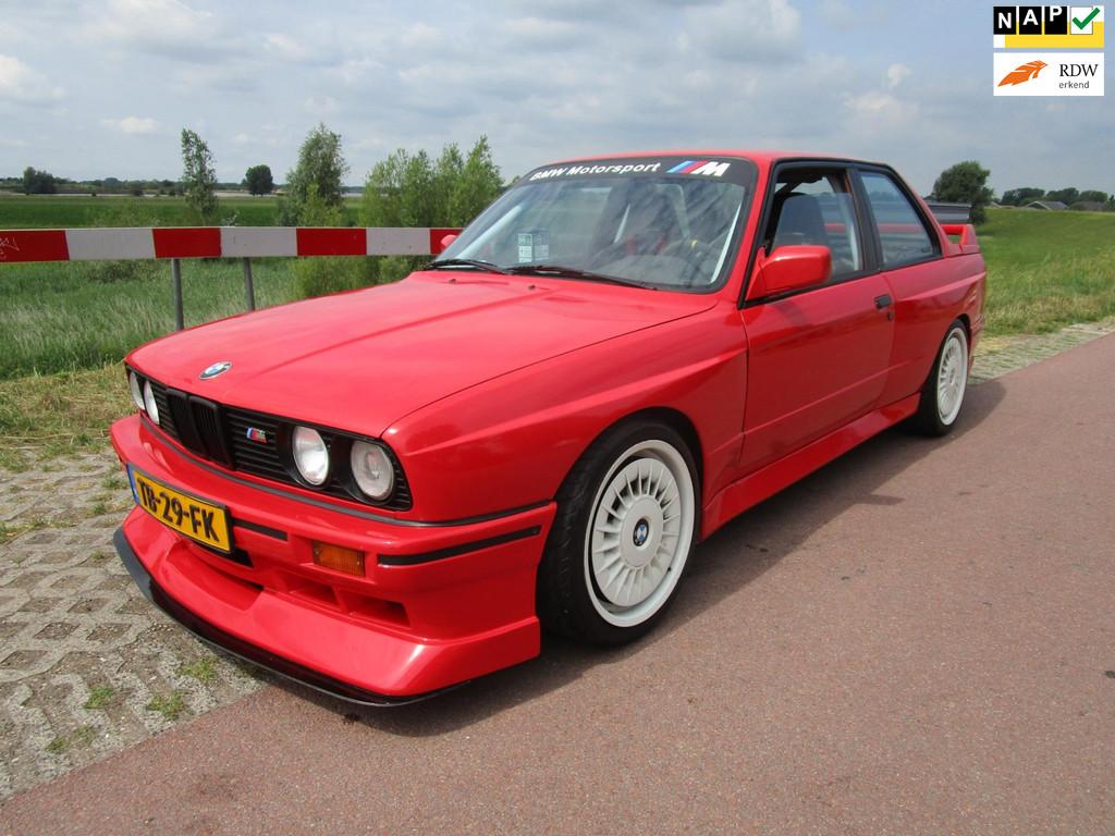 BMW M3 E30 circuit auto met 2.8 motor 6cilinder 220pk, 1140 kg, Achterwielaandrijving, Gebruikt, Zwart