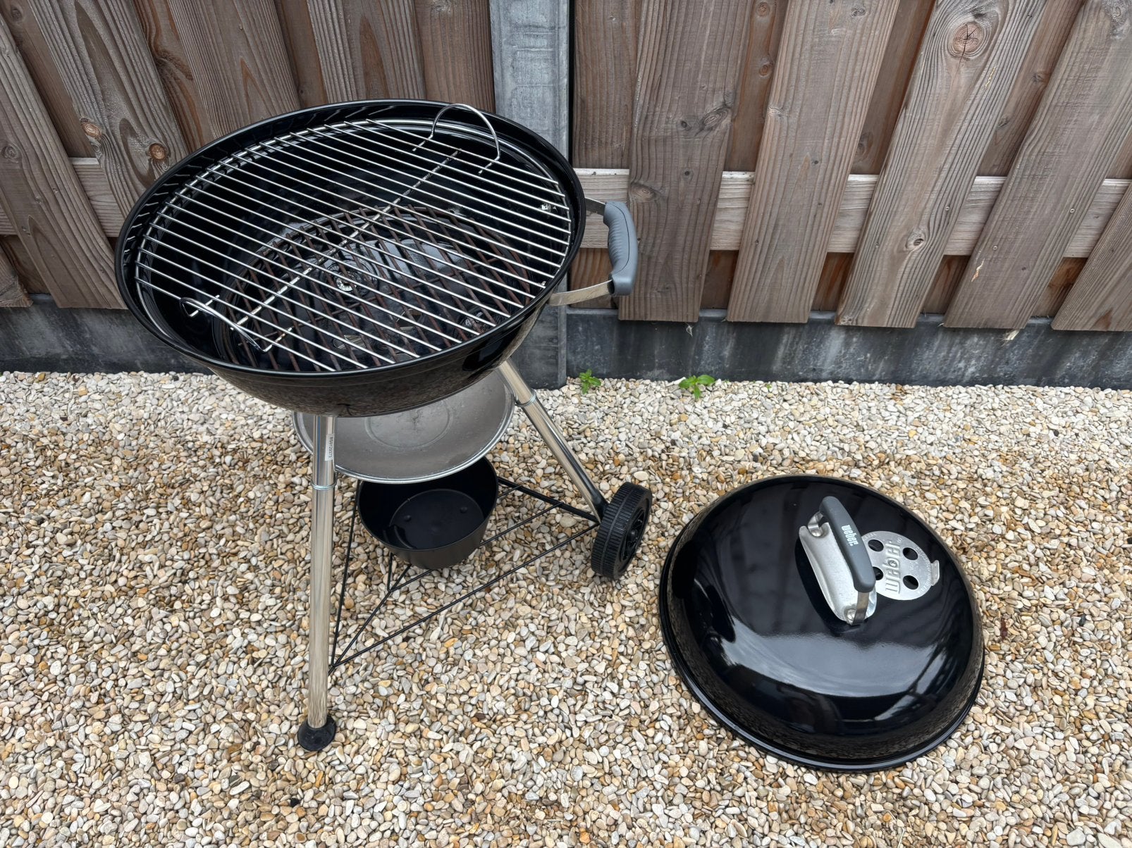Weber Compact Kettle houtskool bbq metaal zwart ø 47 cm, Ophalen, Zo goed als nieuw