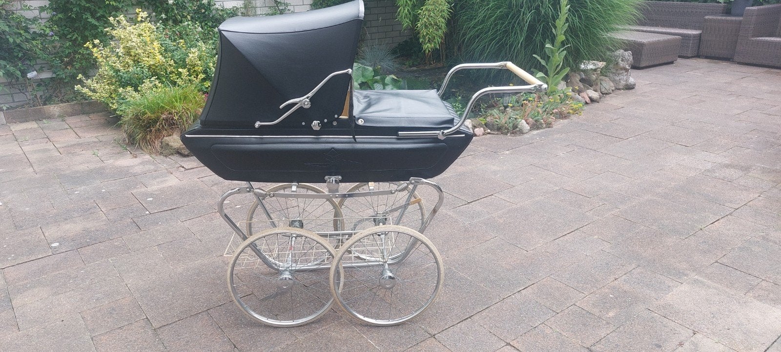 Vintage Kinderwagen Zwart - Retro Stijl Riemersma, Kinderen en Baby's, Kinderwagens en Combinaties, Gebruikt, Verstelbare duwstang