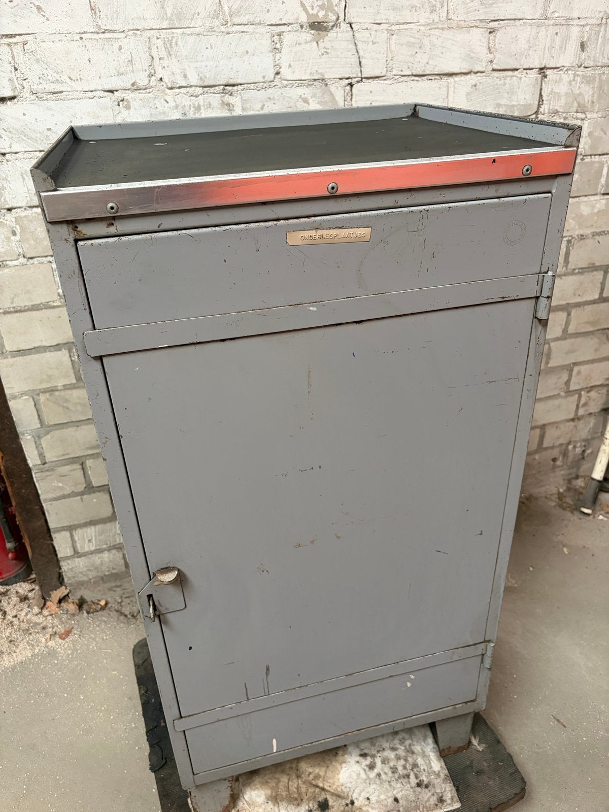Vintage metalen werkplaats kast met lades voor kolomboor, Doe-het-zelf en Verbouw, Werkbanken, Ophalen, Gebruikt