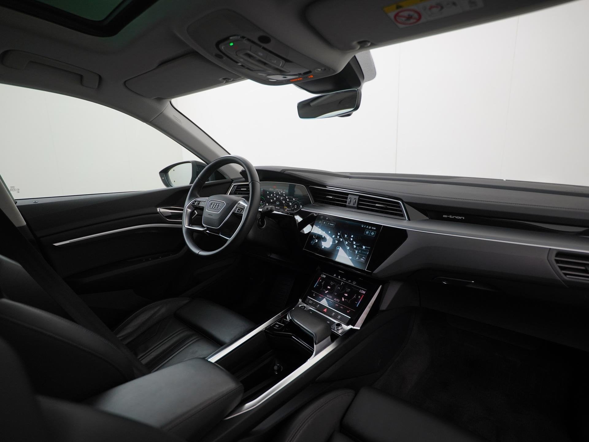 Audi e-tron 55 quattro 95 kWh | SOH 93% | Valcona Leder | Pa, Auto's, 95 kWh, Zwart, Leder, Vierwielaandrijving
