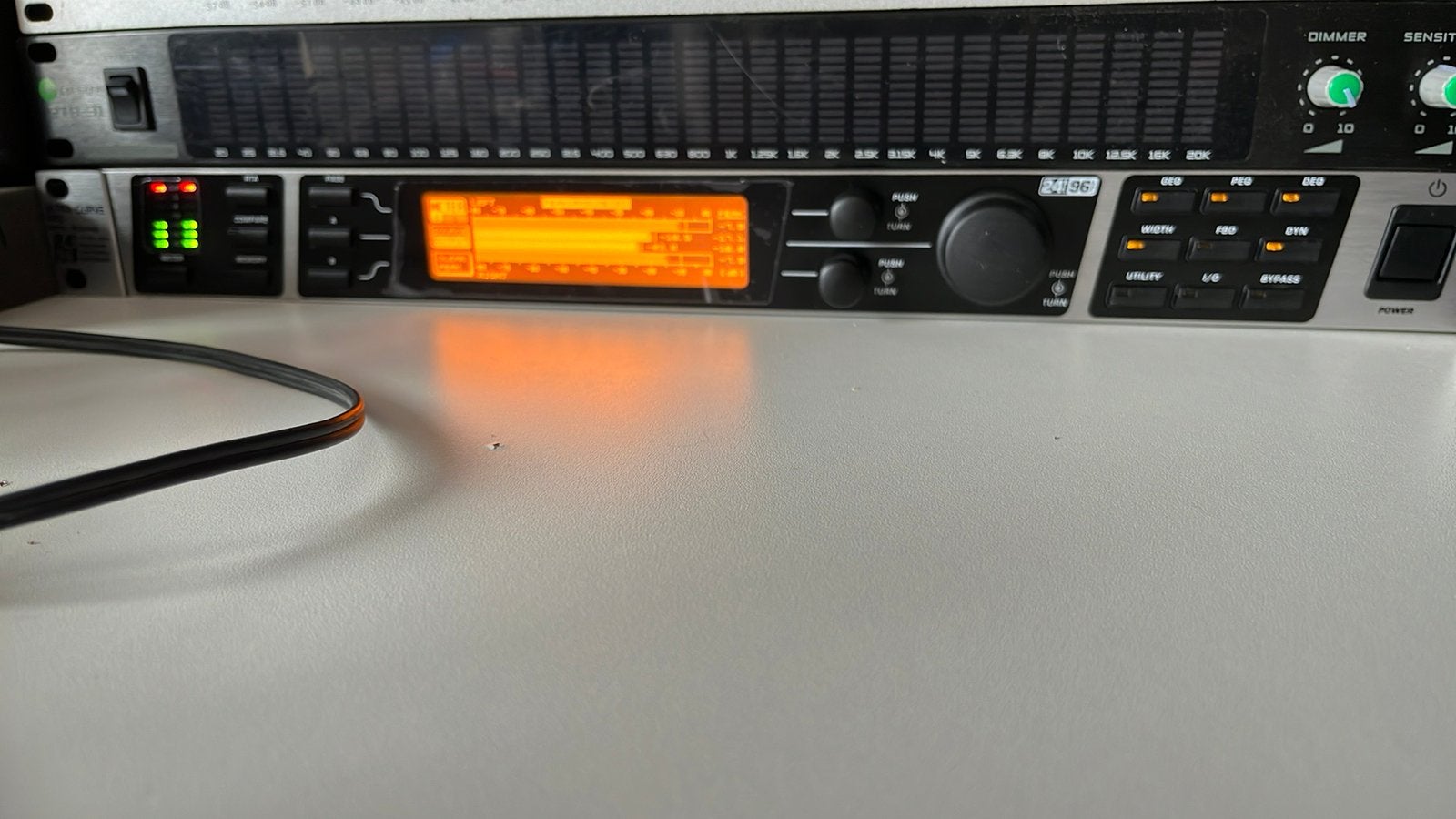 Behringer ultra curve pro 2496, Verzenden, Zo goed als nieuw
