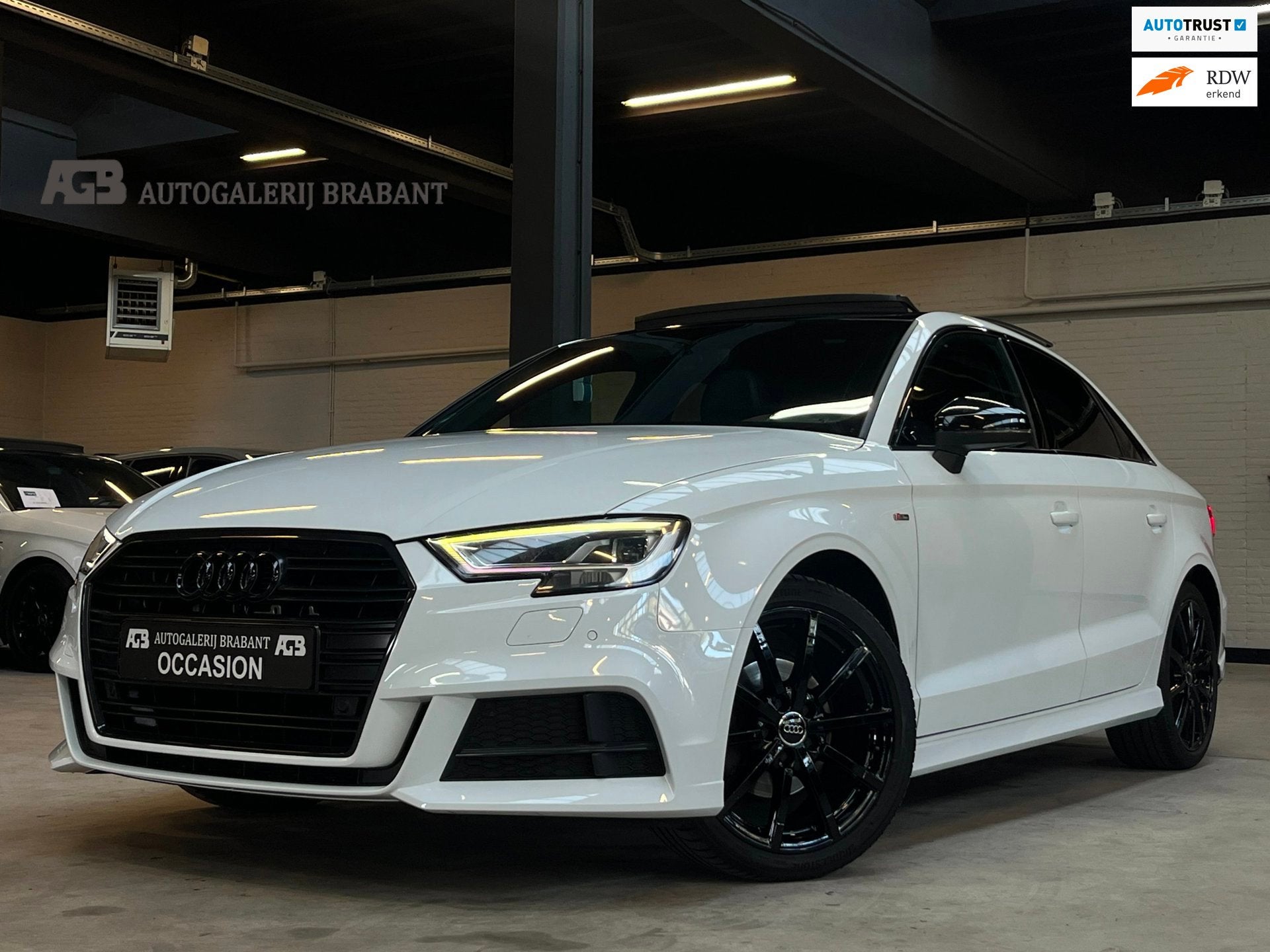 Audi A3 Limousine 1.4 TFSI Sport S Line Pano/Virtual/Carplay, Auto's, Gebruikt, Zwart, 4 cilinders, 150 pk