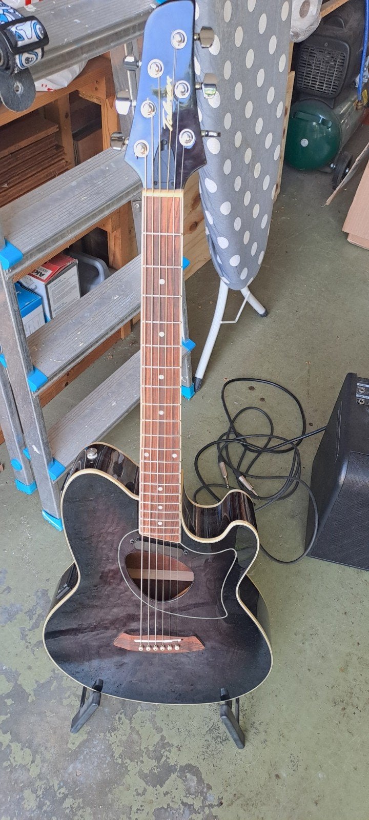 Ibanez Talman gitaar, Ophalen, Hollow body, Ibanez, Met versterker
