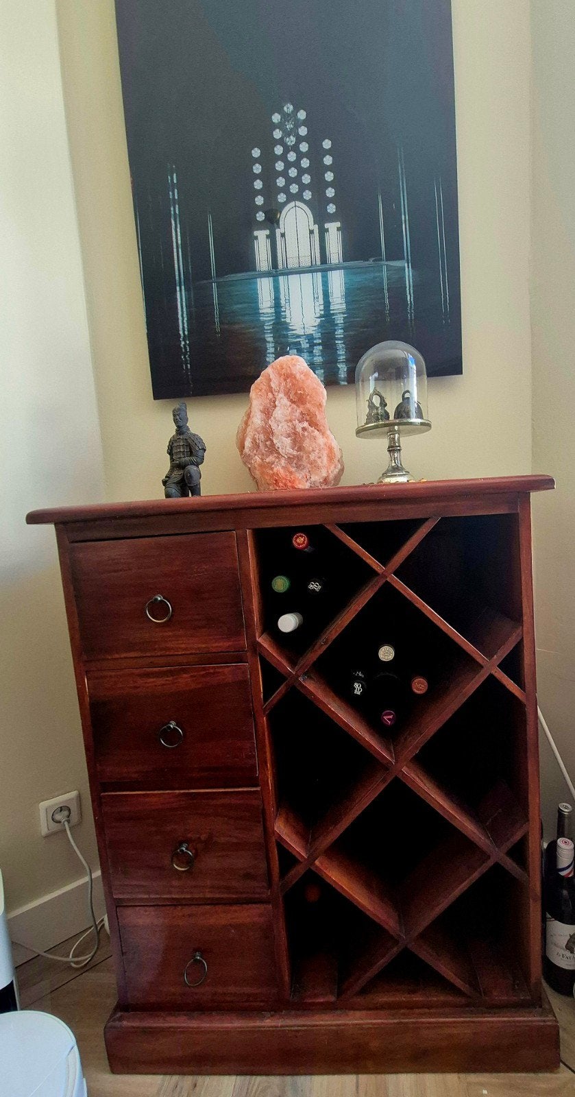 massief houten wijnkast/dressoir., Ophalen, Zo goed als nieuw
