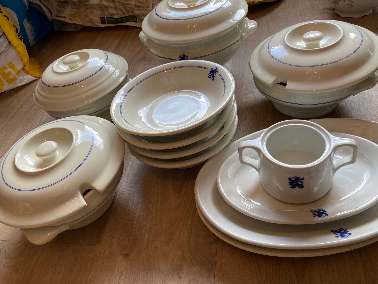 Koninklijke Landmacht servies Petrus Regout en Co, Ophalen