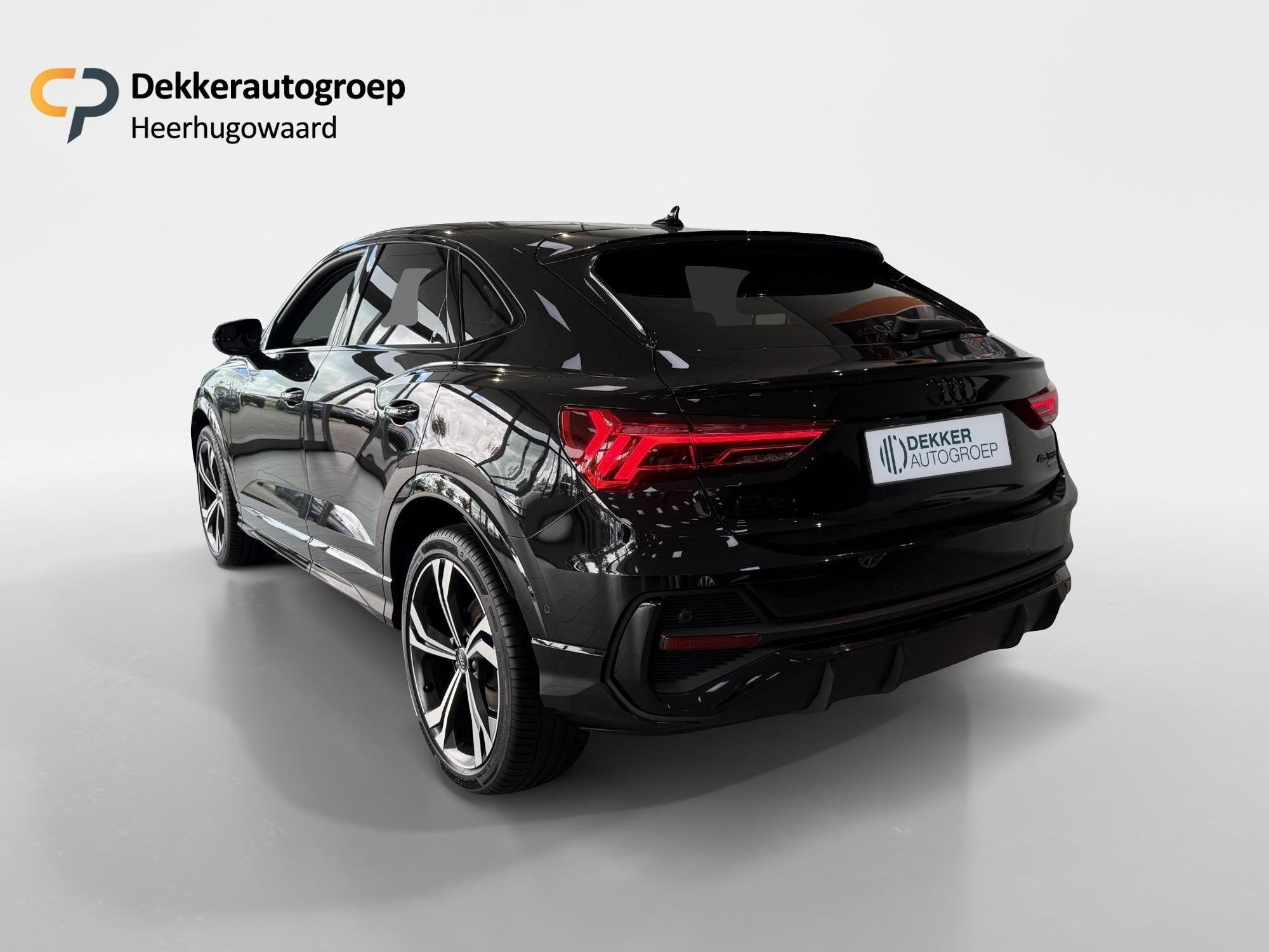 Audi Q3 Sportback 45 TFSI quattro edition one Black Pack - P, Gebruikt, 4 cilinders, 1984 cc, Zwart
