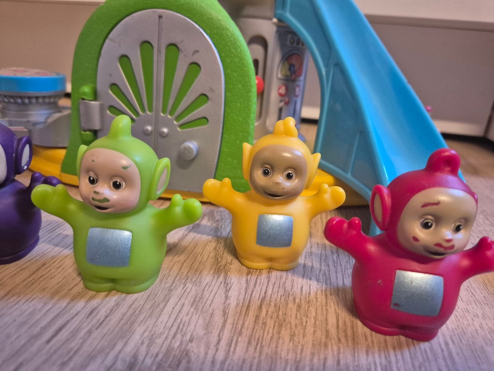 De Teletubbies huis met poppetjes, Ophalen of Verzenden