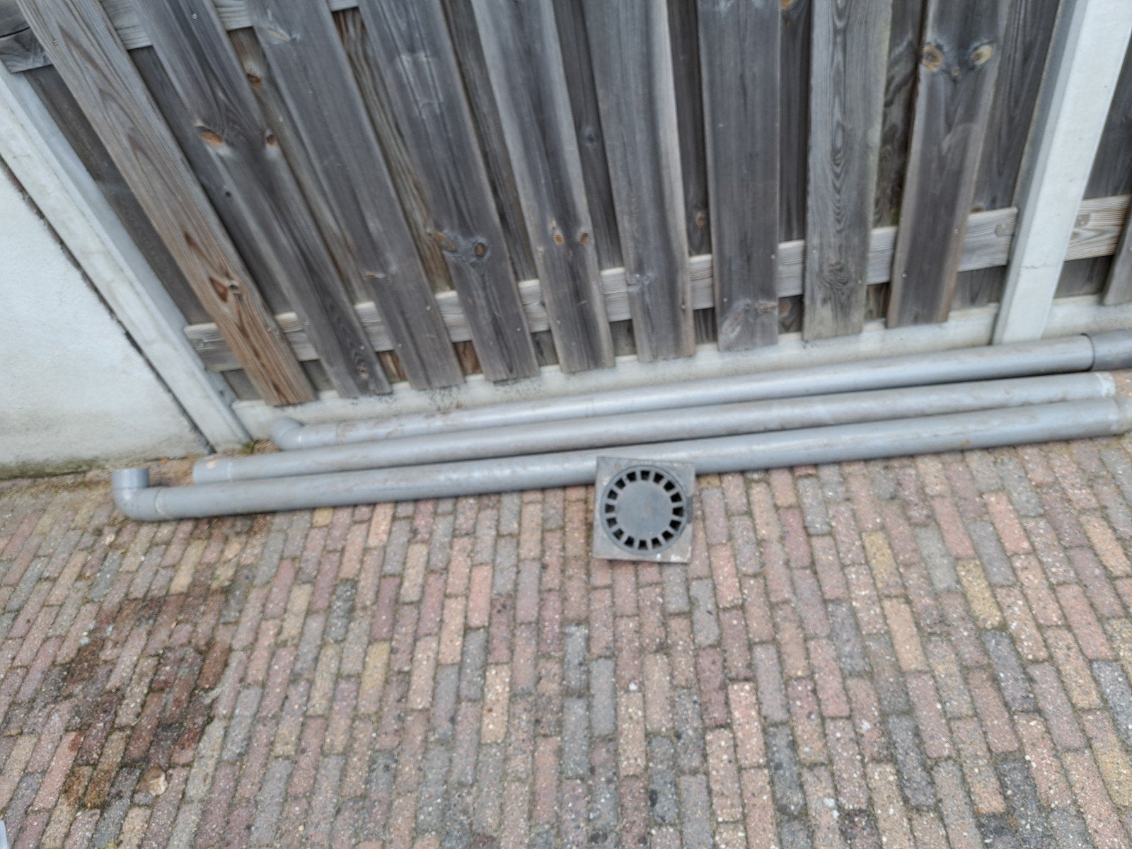 GRATIS  afvoerbuizen en putje, Afvoer, Gebruikt, Pvc, 2 tot 4 meter