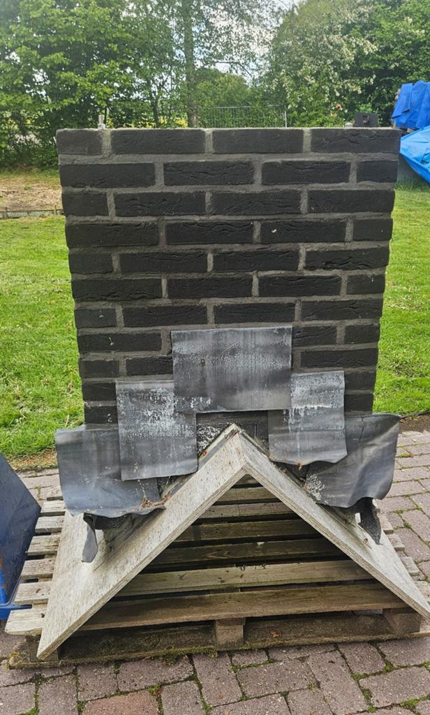 Prefab schoorsteen - rvs opbouw - zwart / donker modern, Doe-het-zelf en Verbouw, Overige Doe-het-zelf en Verbouw, Ophalen, Gebruikt