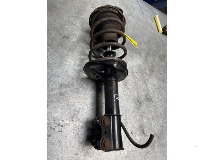 Schokdemper links-voor van een Toyota Avensis, Gebruikt, -, -, Ophalen of Verzenden
