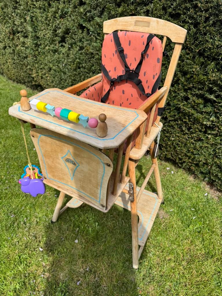 Beko oude kinderstoel vintage 1947, Kinderen en Baby's, Kinderkamer | Tafels en Stoelen, Ophalen, Gebruikt, Stoel(en)