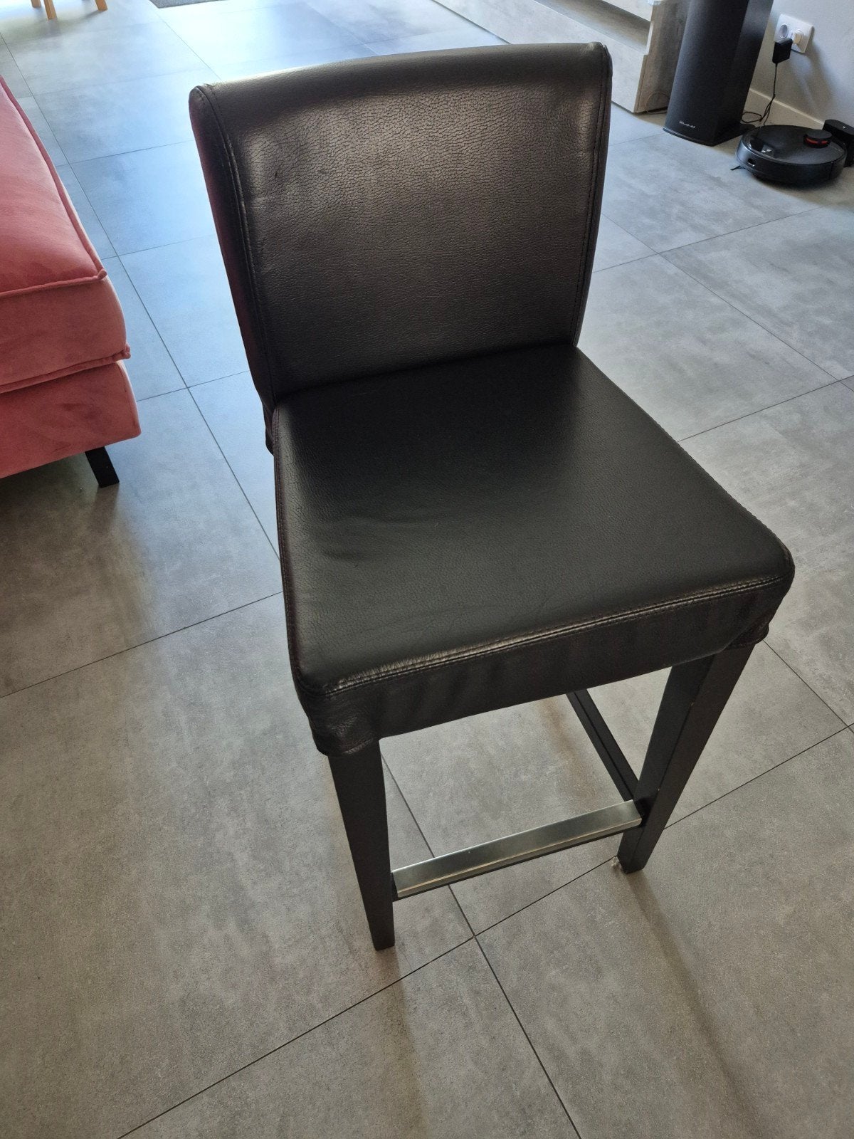 4x IKEA HENRIKSDAL barkruk zwart leer, Huis en Inrichting, Barkrukken, Gebruikt, Met voetsteun, Ophalen of Verzenden, Leer