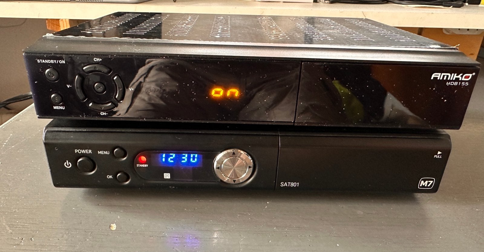 Satelliet ontvangers met 80 cm schotel, Ophalen, Gebruikt