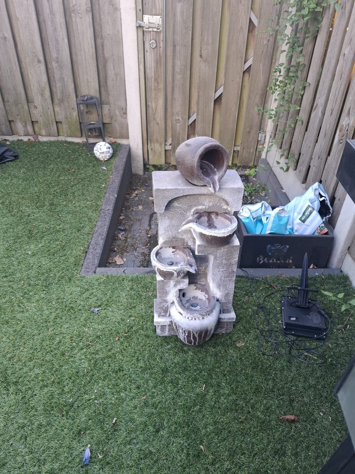 Buiten fontein op zonne-energie, Tuin en Terras, Ophalen of Verzenden, Gebruikt, Fontein