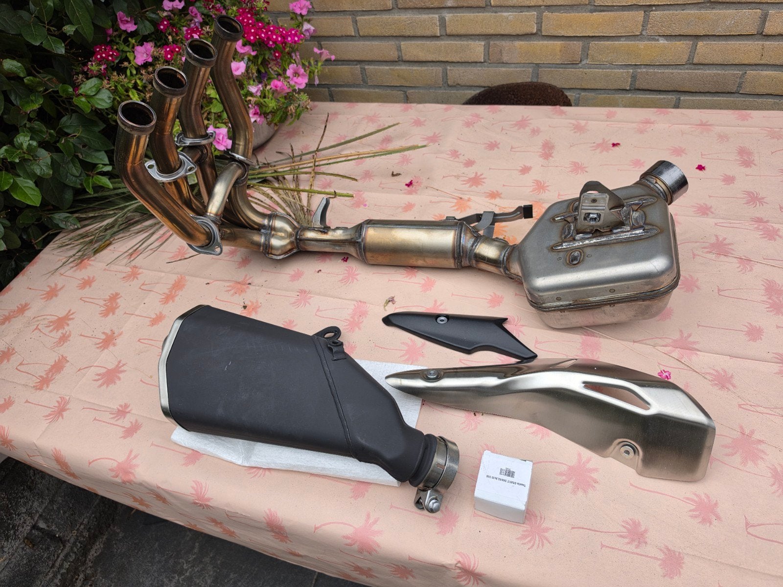 Kawasaki Z900 2025/2026 originele complete uitlaat + katalys, Motoren, Onderdelen | Kawasaki, Ophalen of Verzenden