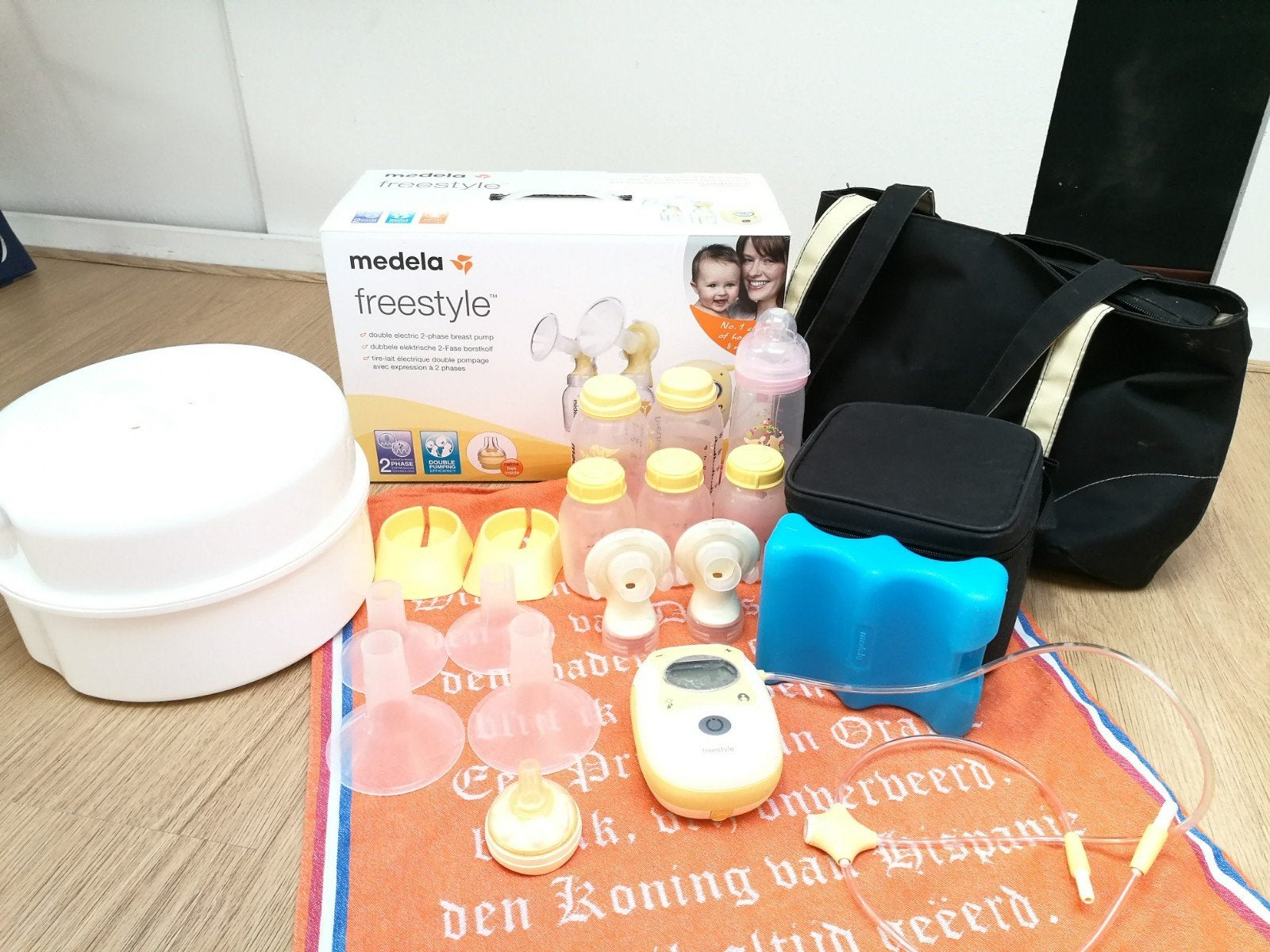 Medela Freestyle borstkolf met accessoires, Ophalen of Verzenden