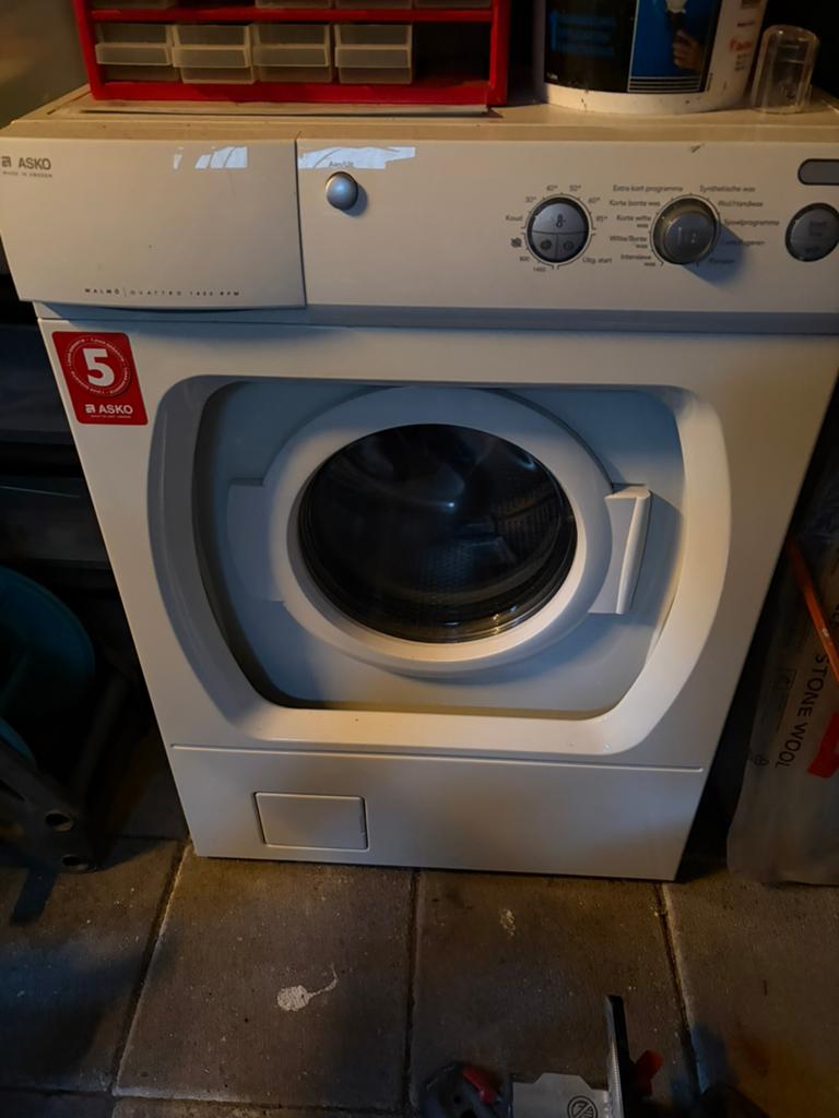 Zeer nette Asko wasmachine, Witgoed en Apparatuur, Wasmachines, Ophalen, Zo goed als nieuw, 85 tot 90 cm, 1200 tot 1600 toeren