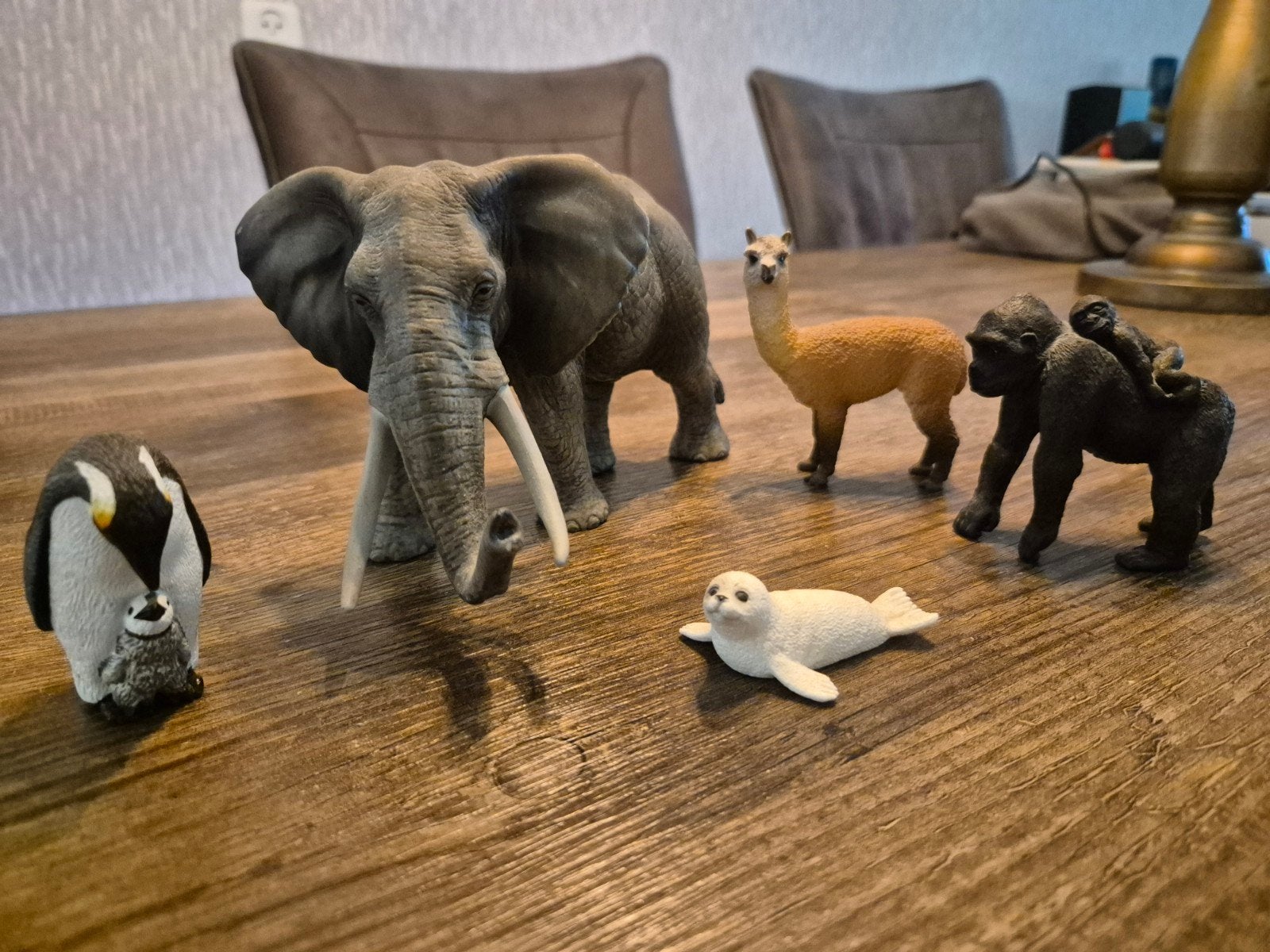 Schleisch diereset: olifant, pinguïn, lama, gorilla, zeehond, Ophalen