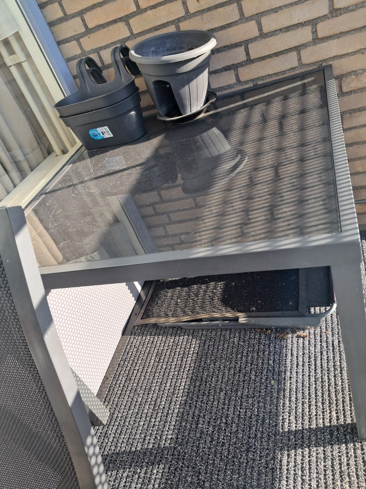 Tuin of balkon tafel met 2 stoelen, Kunststof, Minder dan 30 cm, Rond, Ophalen of Verzenden