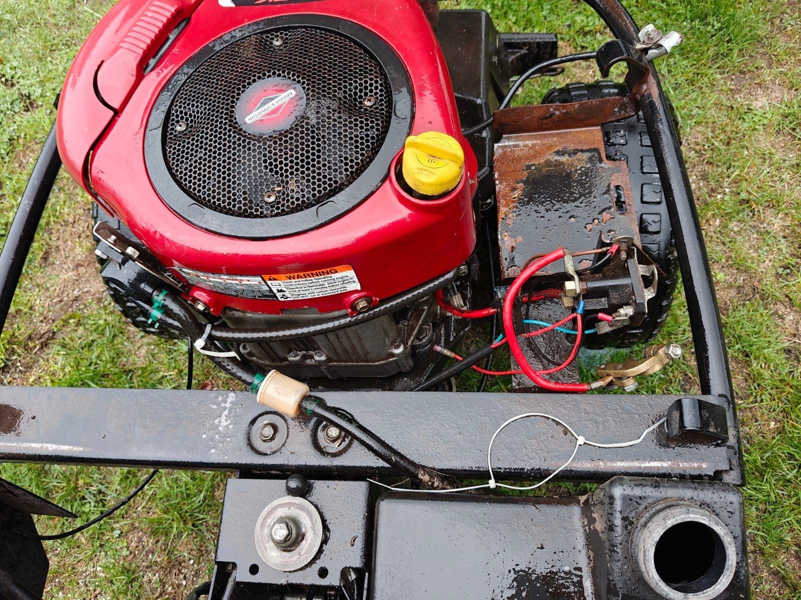 Jonsered zitmaaier met Briggs & Stratton 13.0 OHV motor, Ophalen, Cirkelmaaier, Gebruikt, Elektrische starter