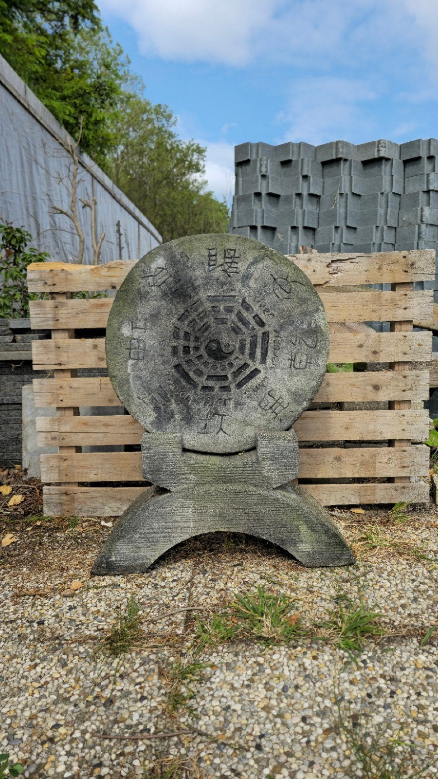 Decoratieve Oosterse Steen met Symbolen, Ophalen