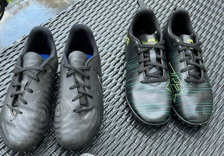 Voetbalschoenen, Maat XS of kleiner, Schoenen, Ophalen of Verzenden, Zo goed als nieuw