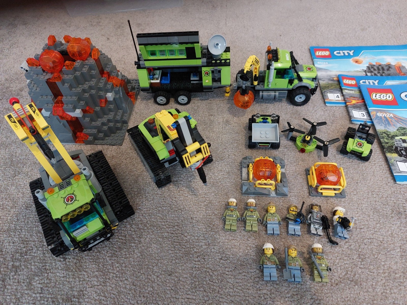 lego city 60122 en 60124 vulkaanonderzoek, Kinderen en Baby's, City, Lego, Ophalen of Verzenden, Zo goed als nieuw