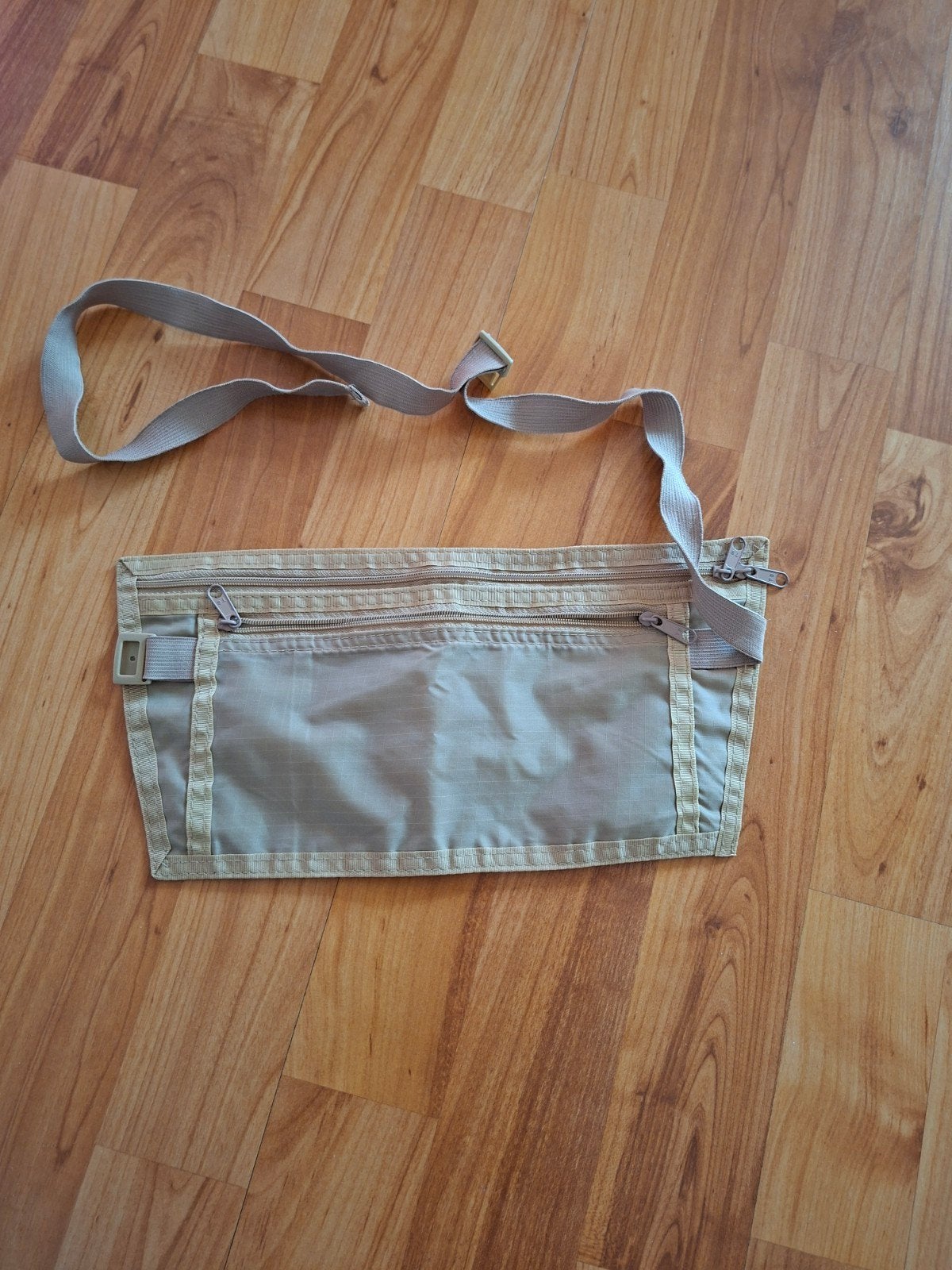 Heuptasje / Geldriem - Beige, ideaal voor reizen, Ophalen of Verzenden, Zo goed als nieuw, Beige, Overige merken