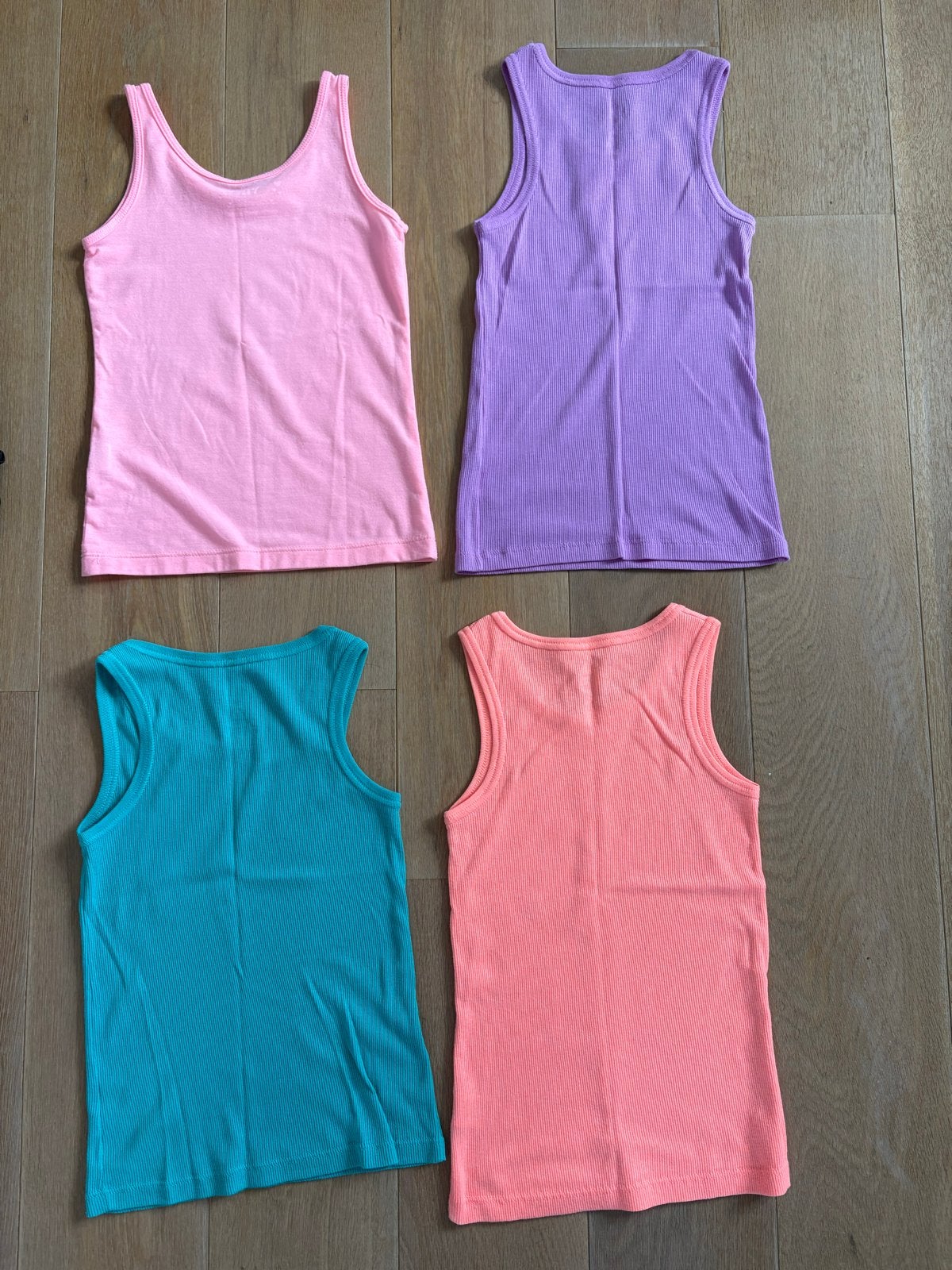 4 Meisjes Hemdjes Maat 128 - Zomerse Kleuren, Ophalen of Verzenden, Gebruikt, Meisje, Nacht- of Onderkleding