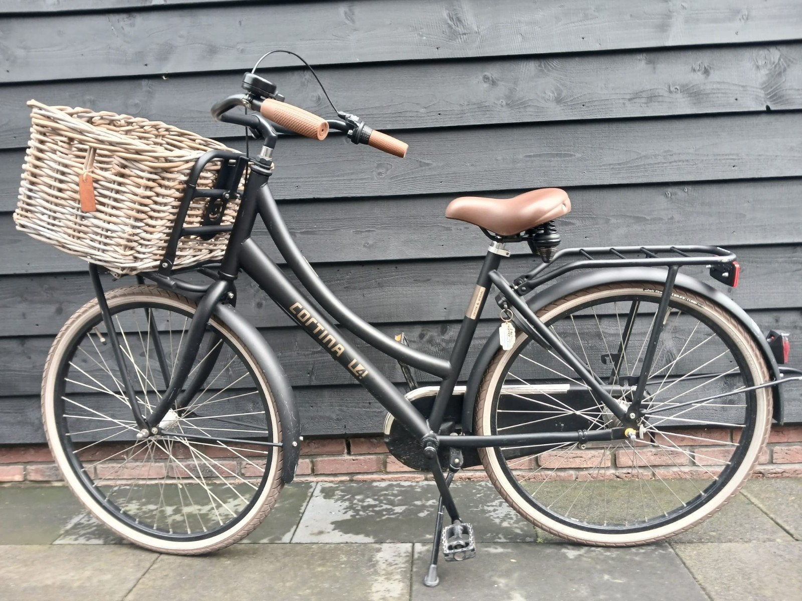 Cortina 26 inch fiets met 3 versnellingen en mand, Fietsen en Brommers, Fietsen | Meisjes, Terugtraprem, Cortina U4 transportfiets